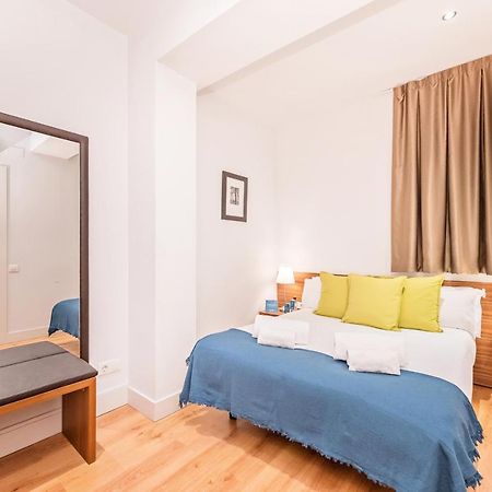 Sweett - Pare Lainez Apartment Barcelona Luaran gambar