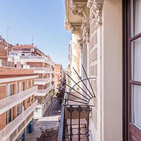 Sweett - Pare Lainez Apartment Barcelona Luaran gambar