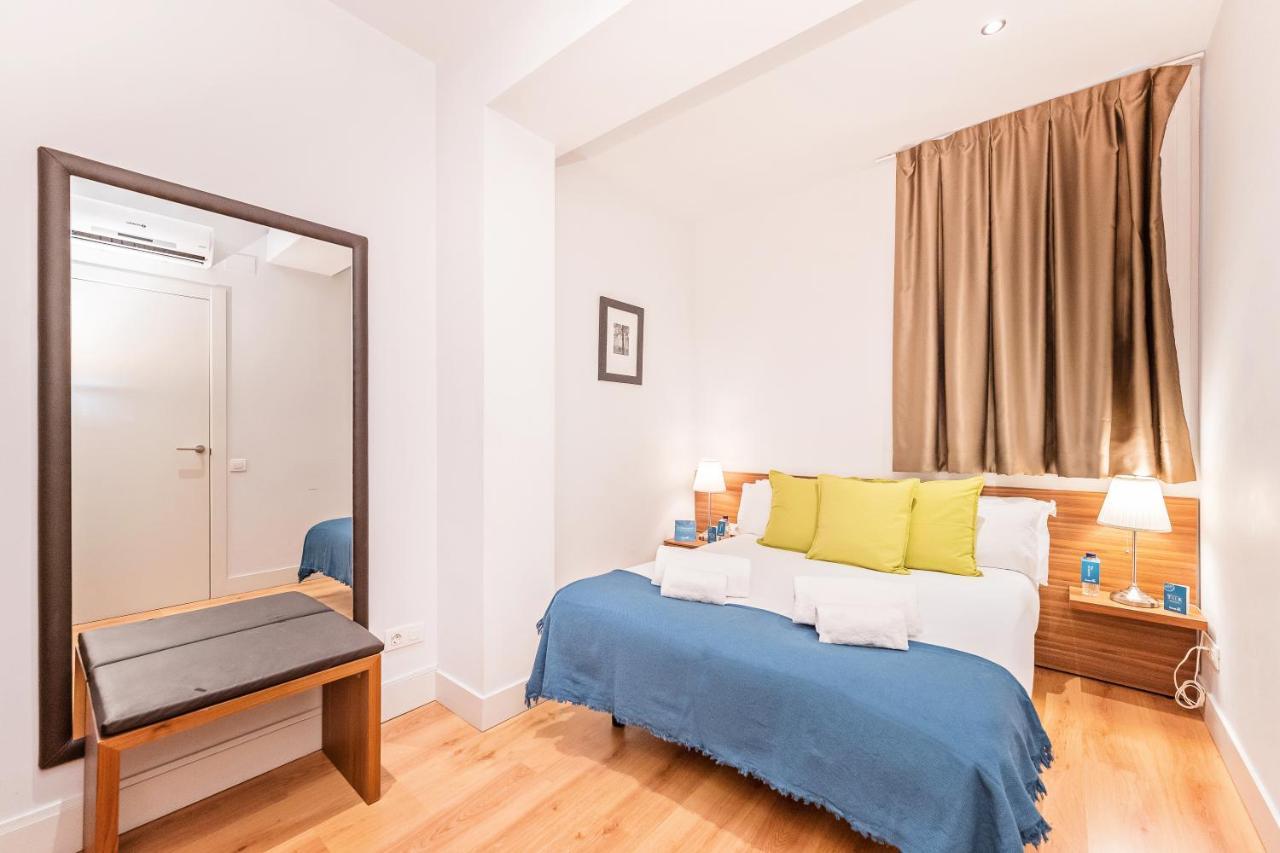 Sweett - Pare Lainez Apartment Barcelona Luaran gambar