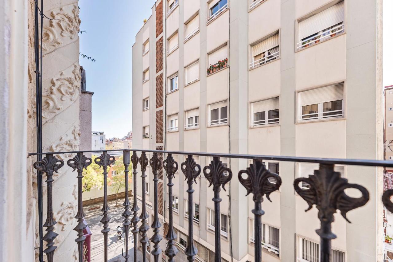 Sweett - Pare Lainez Apartment Barcelona Luaran gambar