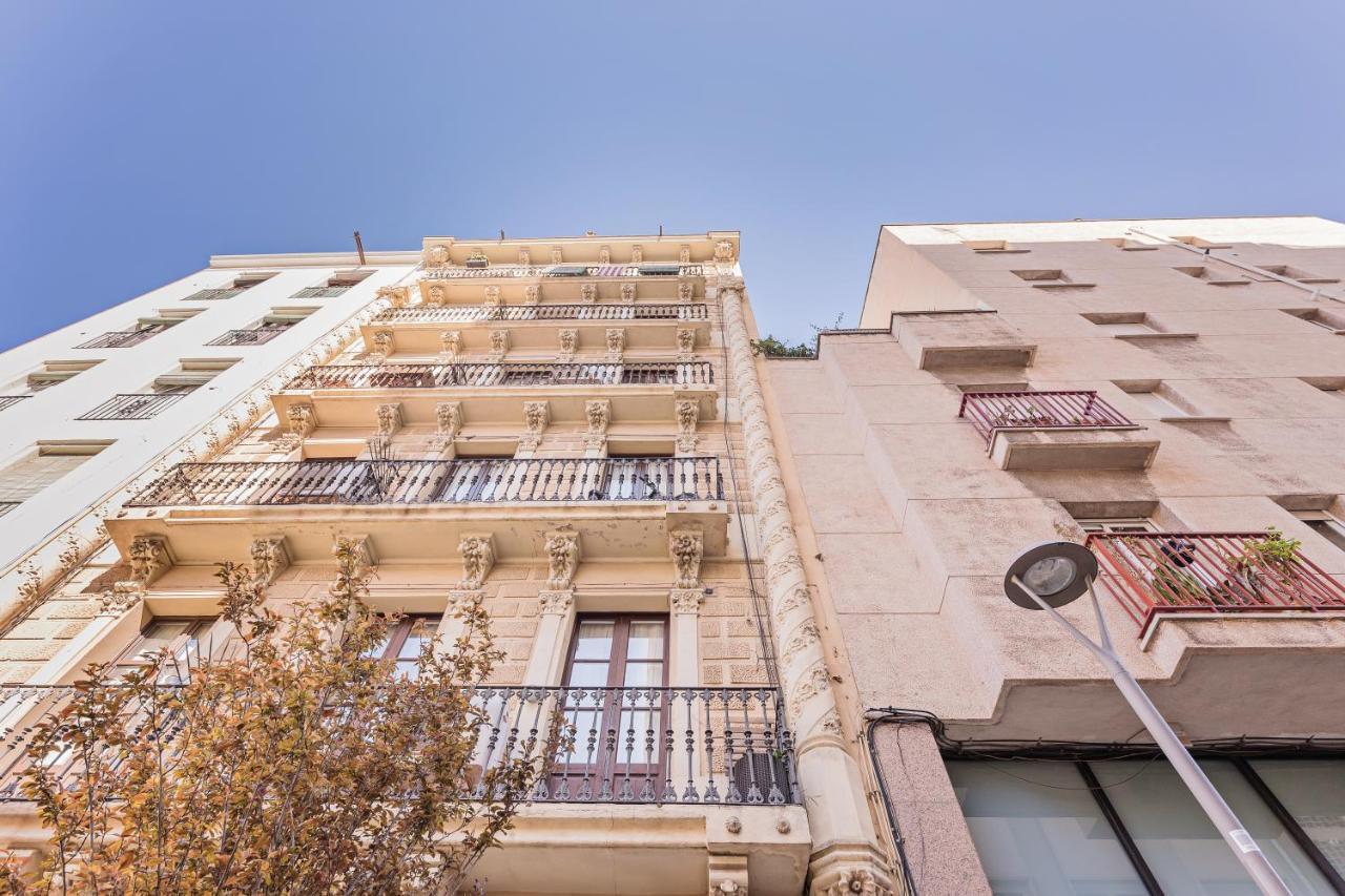 Sweett - Pare Lainez Apartment Barcelona Luaran gambar